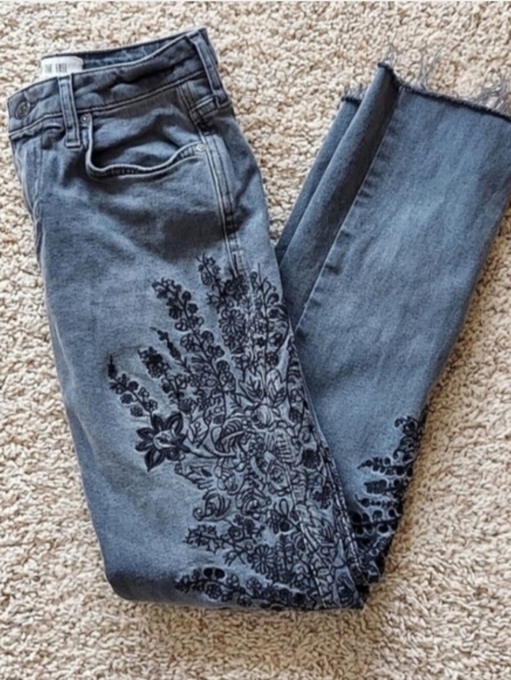 We The Free Women's Floral Embroidered Jean Size: 24